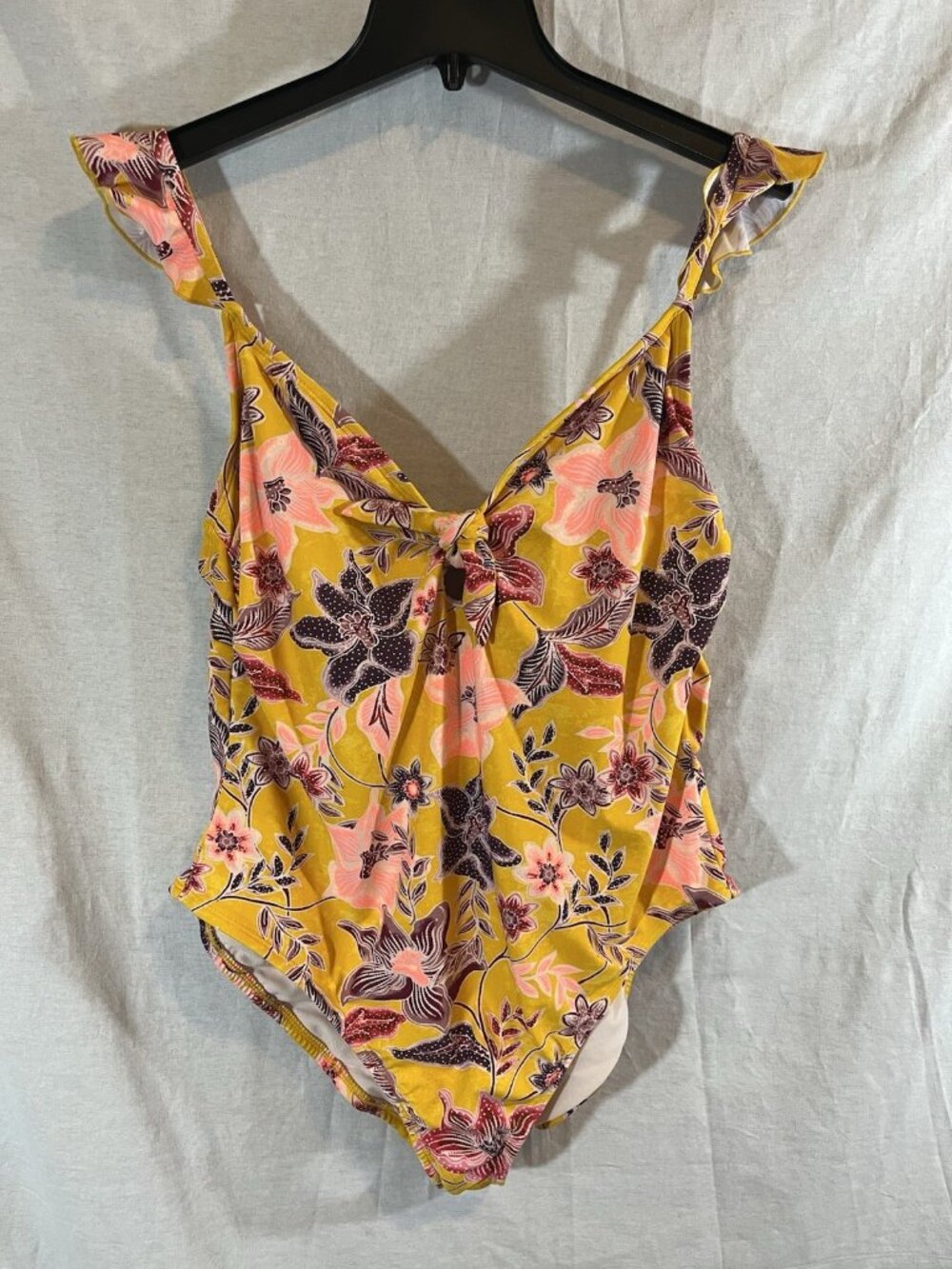 No Boundaries Juniors 2X (19/21) Yellow Floral 1pc Swimsuit